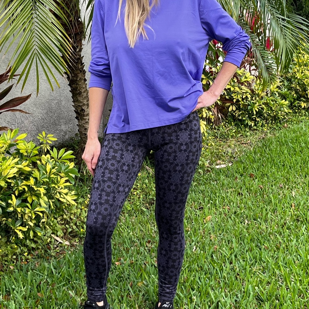 EUC Lululemon Size 4 Leggings with Purple and Black Design - Picture 3 of 7